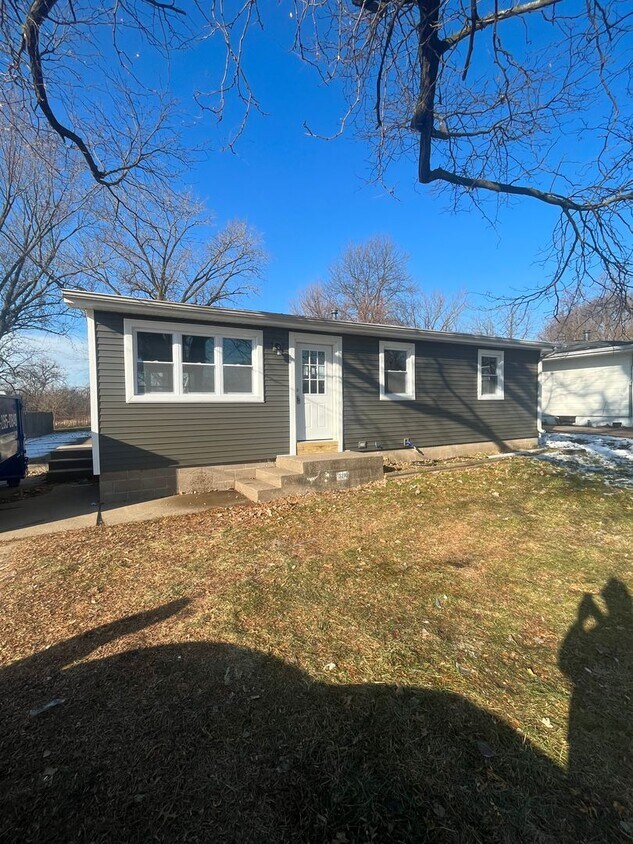 Primary Photo - COMPLETELY REMODELED 3 BEDROOM IN DAVENPORT