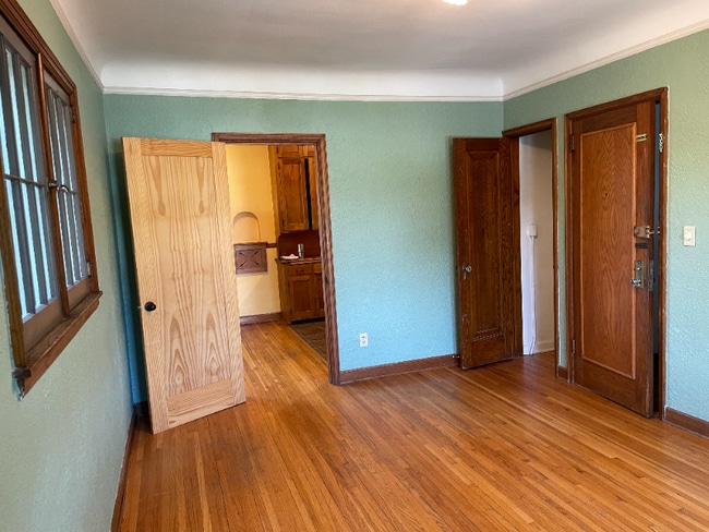 Building Photo - 4252 S 28th Ave