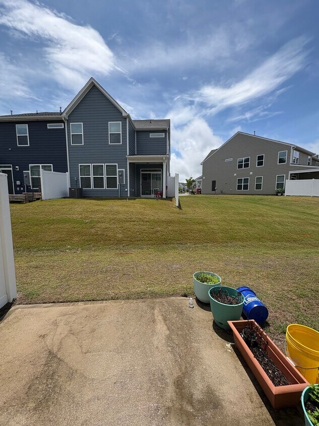 Foto del edificio - 3BR/2.5BA Townhome in Harrisburg Village