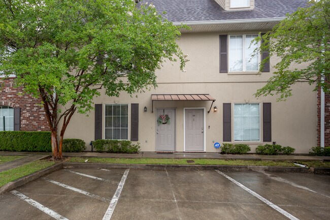 Building Photo - 2405 Brightside Dr