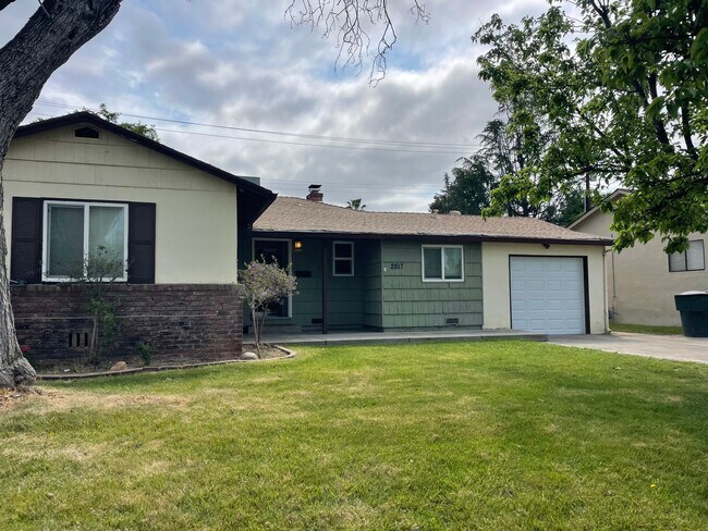 Building Photo - Charming 3 bedroom 1 bath home