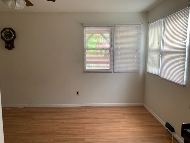 Foto del edificio - 2892 Victory Blvd