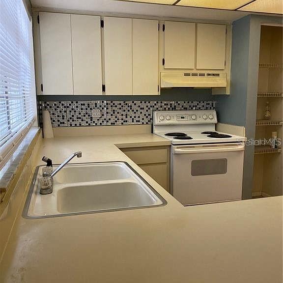 Building Photo - 2660 Orangewood Ct