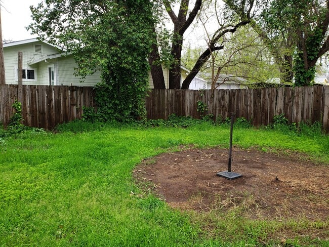 Building Photo - 3-bedroom in Central Chico