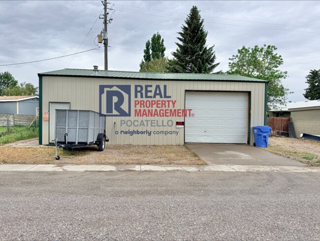 Building Photo - 11300 N Rio Vista Rd