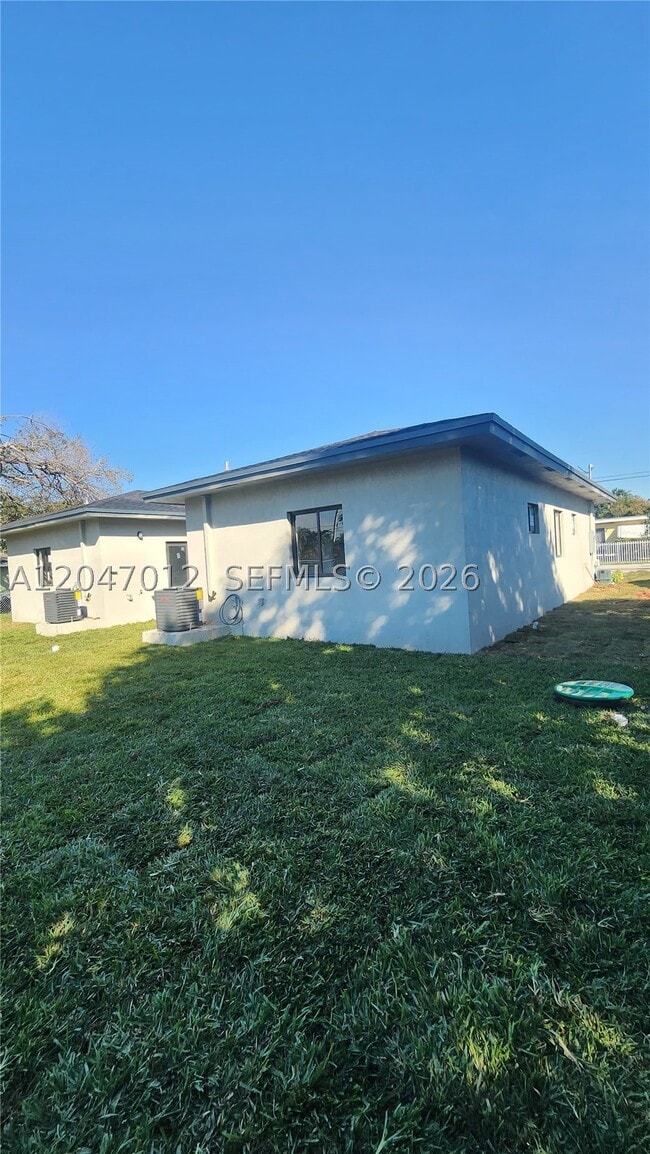 Building Photo - 8048 NW 14th Ct