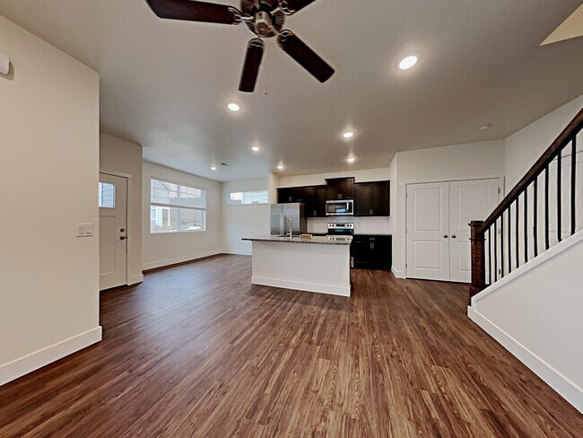 Foto del edificio - 33090 Cypress Avenue SE