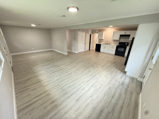 Foto del edificio - 3 Bed 1 Bath Springfield, MO