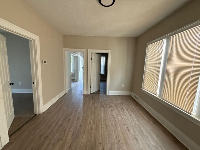 Foto del edificio - This beautifully updated 3-bedroom, 1-bath single-family home is ready for move-in!