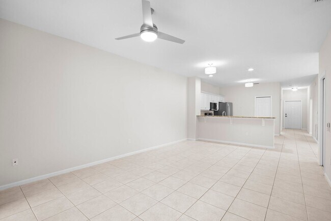 Foto del edificio - ANNUAL RENTAL - 3 Bedroom, 2 Bath w/ Garag...
