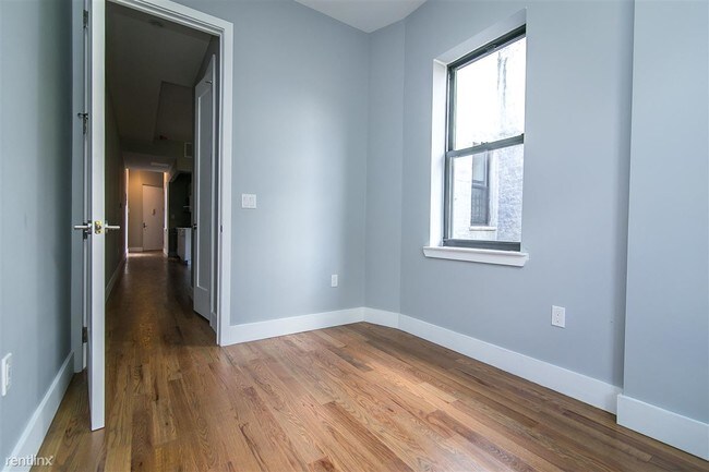 Building Photo - 675 Halsey St