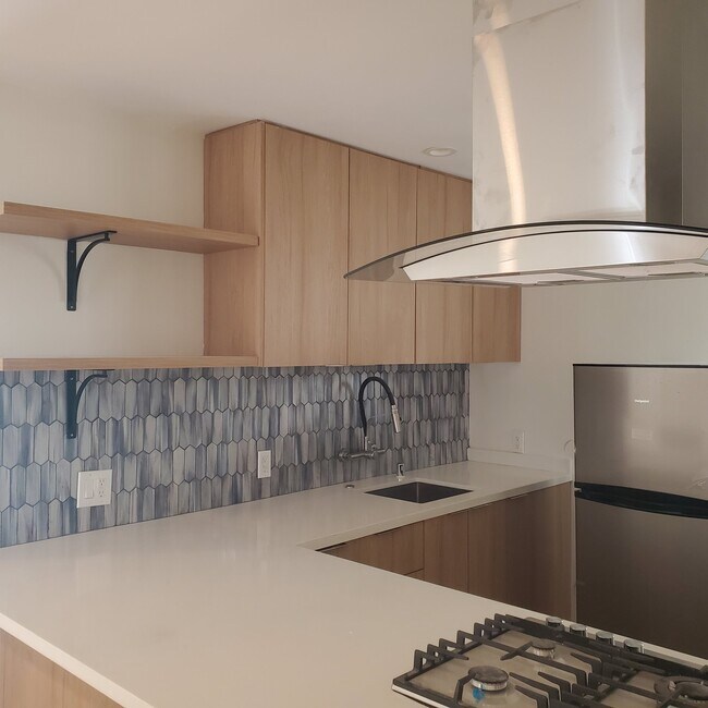 Foto del edificio - 11408 Ohio Ave