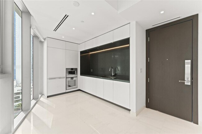 Foto del edificio - 300 Biscayne Boulevard Way