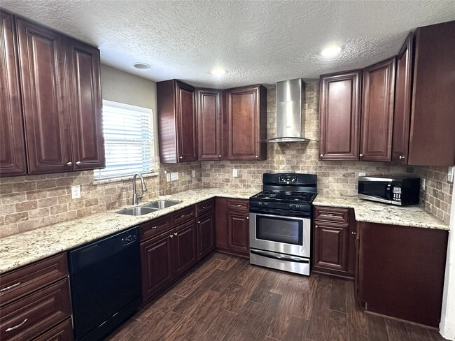 Building Photo - 1766 Maux Dr