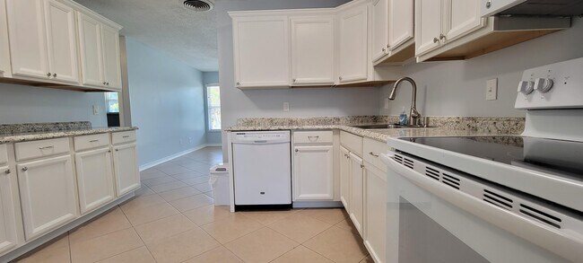 Building Photo - 2272 NE Tropical Way
