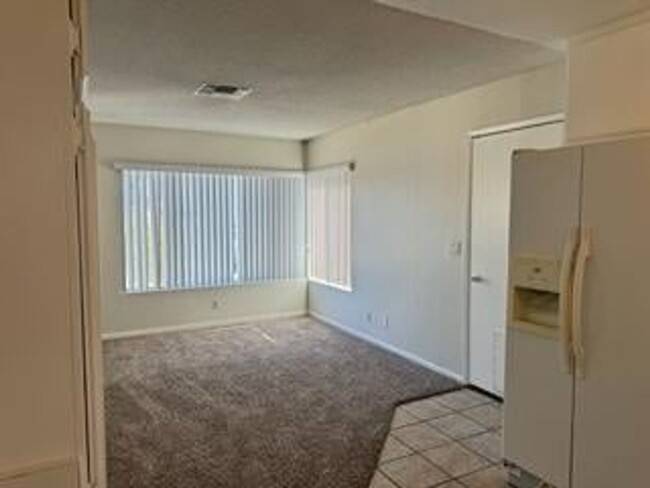 Building Photo - GREAT SINGLE STORY 3 BEDROOM HOME