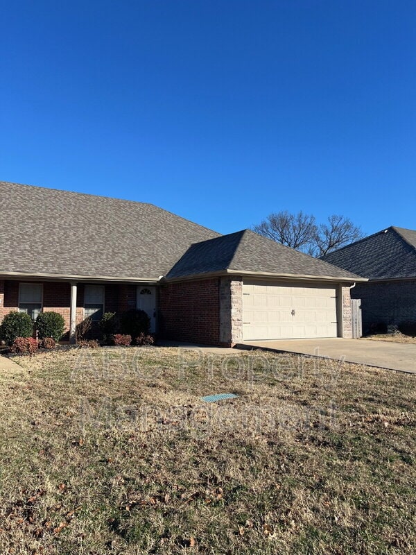 Building Photo - 3006 SW Deerfield Blvd