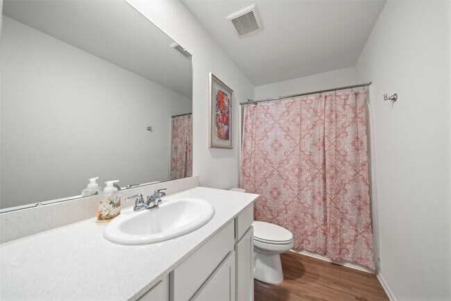 Building Photo - 18734 Clearwater Brk Dr