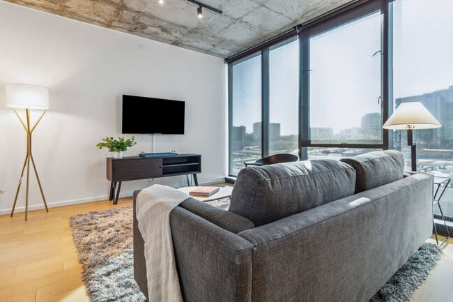 Building Photo - 201 12th Ave N