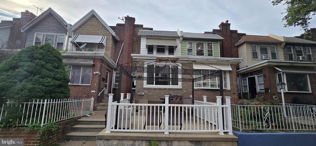 Foto del edificio - 5520 Miriam Rd