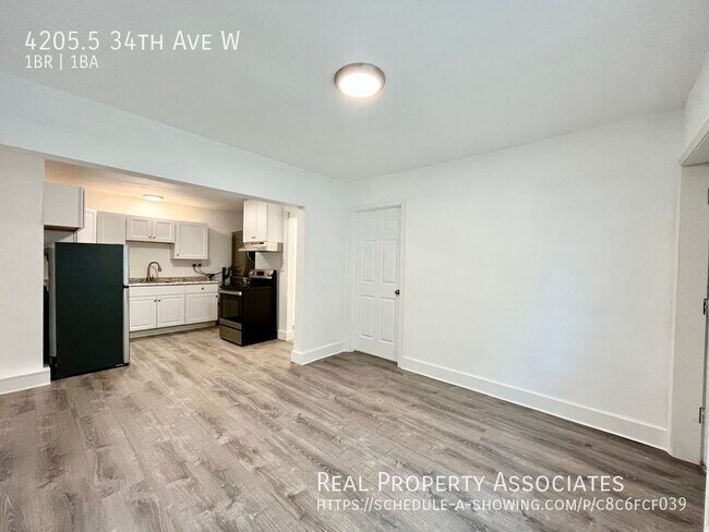 Foto del edificio - 4205.5 34th Ave W