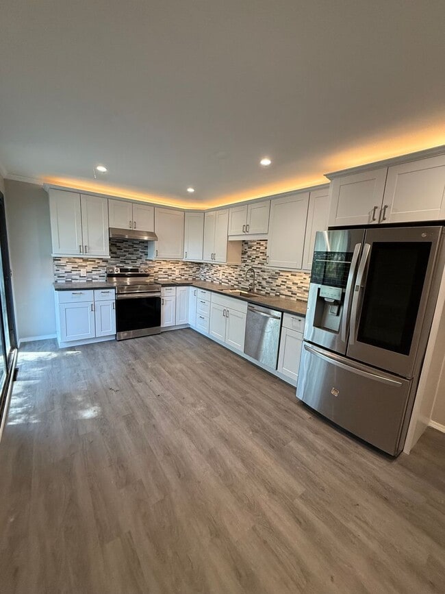 Foto del edificio - Charming Updated Home with Modern Kitchen ...