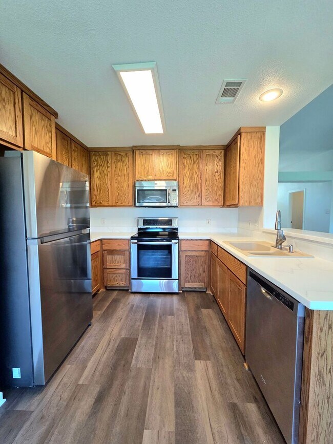 Foto del edificio - AVAILABLE NOW! - $500 OFF FIRST MONTH