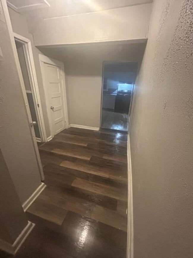 Foto del edificio - 350 W Waco Ave