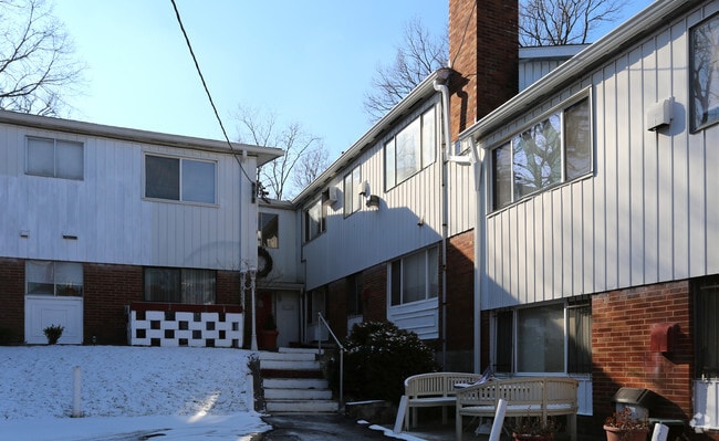 Building Photo - 823 Lincoln Ave
