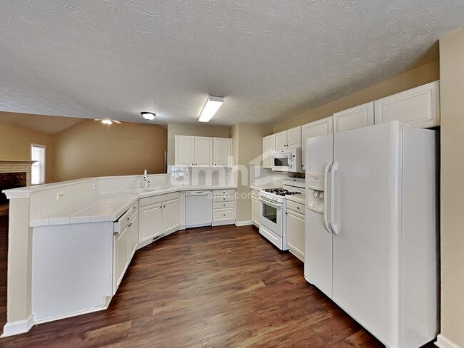 Building Photo - 3930 Pheasant Run Trce