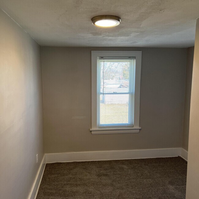 Building Photo - 1239 Herberich Ave