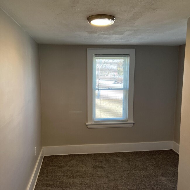 Foto del edificio - 1239 Herberich Ave