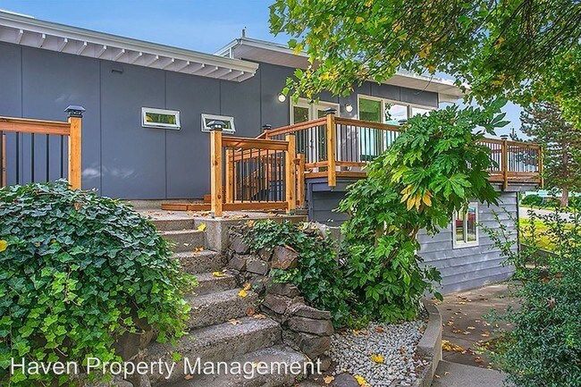 Building Photo - 3 br, 3 bath House - 160 S 210th St