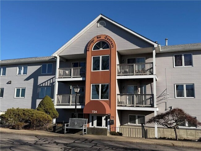 Foto del edificio - 724 Beverage Hill Ave