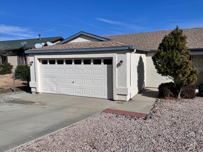 Foto del edificio - 6121 N Old McDonald Dr