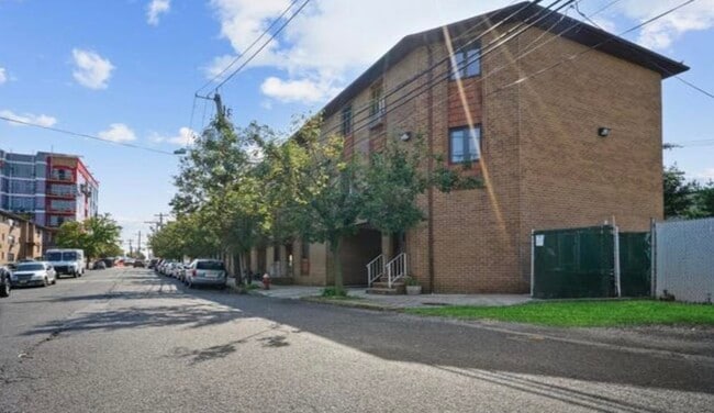 Building Photo - 124 North St