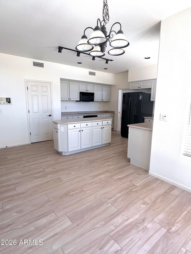 Foto del edificio - 1601 E Glenhaven Dr