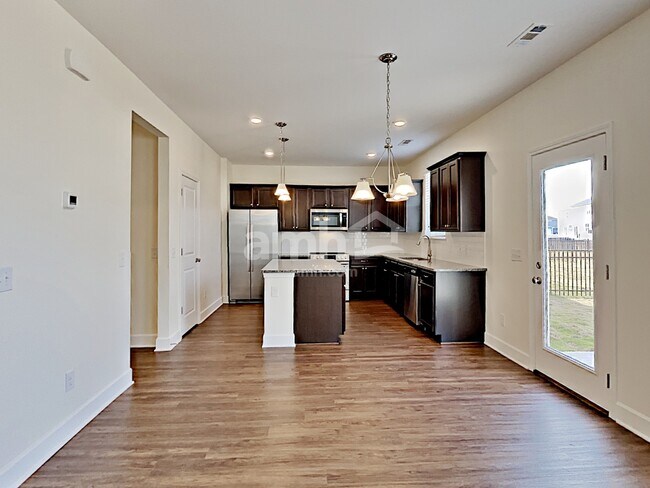 Foto del edificio - 5208 Lake Maxwell Dr