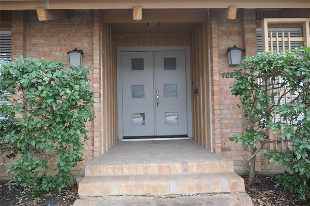 Foto del edificio - 7023 Briarmeadow Dr