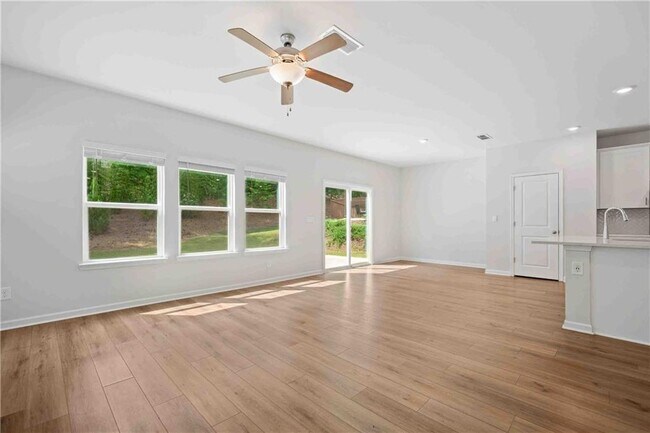 Building Photo - 279 Wells Cir