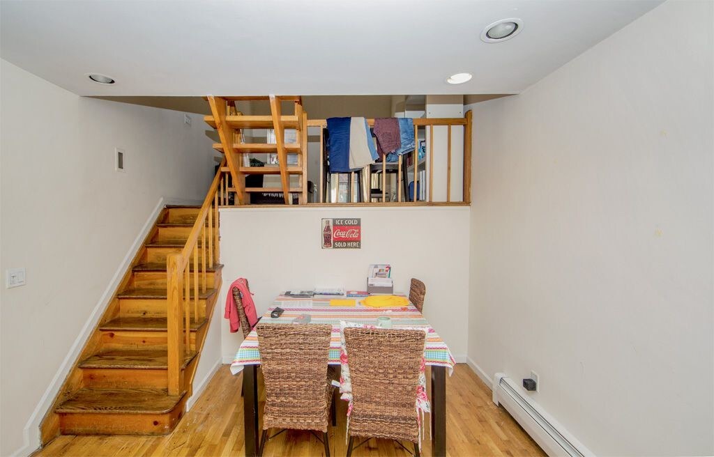 Primary Photo - 322 E 14th St