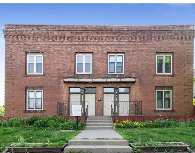 Building Photo - 1801 10th Ave S