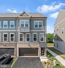 Building Photo - 1051 Venifena Terrace SE