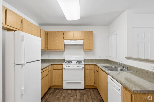 2BR, 2BA - 908SF - Kitchen - Kings Manor