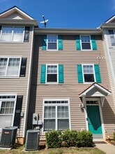 Building Photo - 2220 Valley Edge Dr