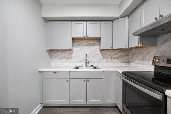 Building Photo - 1221 Kater St