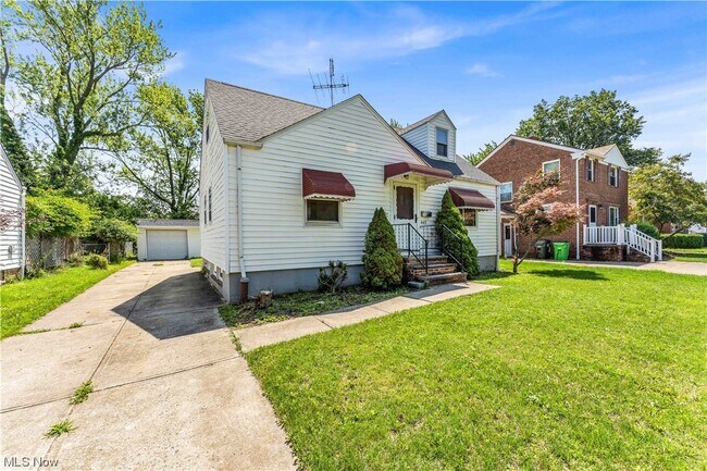 Building Photo - 445 E 270th St