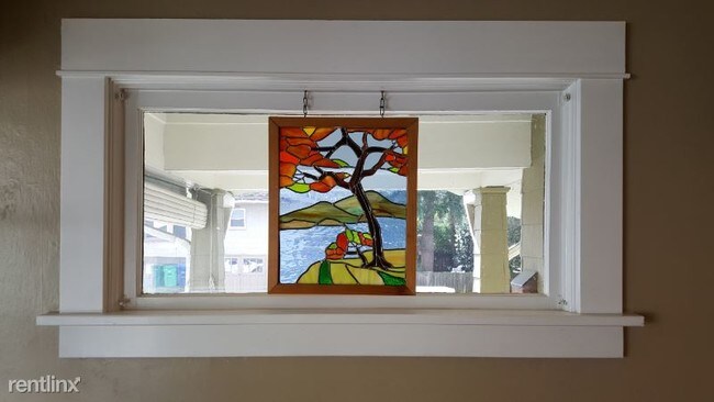 Foto del edificio - 2 br, 1 bath House - 4425 SE Madison