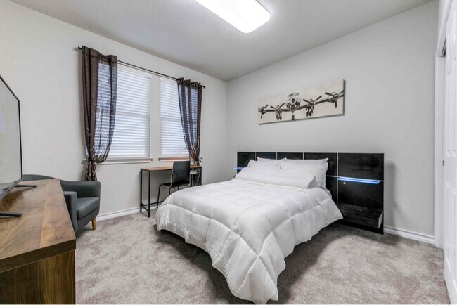 Building Photo - 10434 Francisco Way