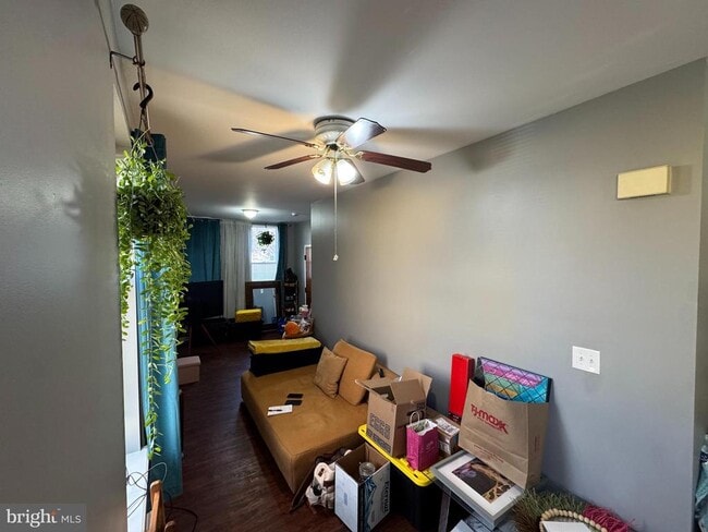 Building Photo - 422 W Huntingdon St